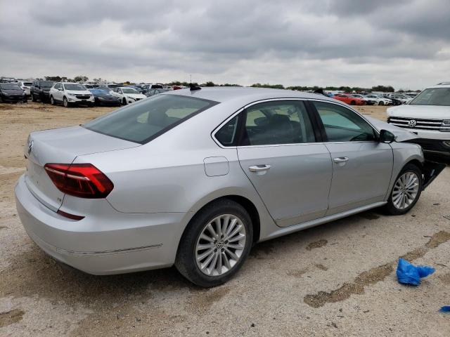  VOLKSWAGEN PASSAT 2017 Сріблястий