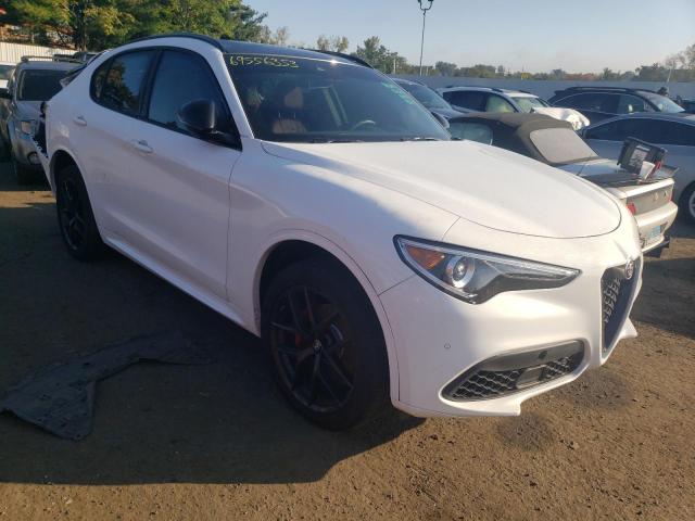 ZASPAKBN8M7D03676 Alfa Romeo Stelvio TI 4