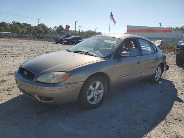 2004 Ford Taurus SE