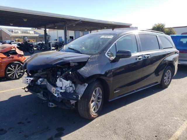 2021 Toyota Sienna XLE