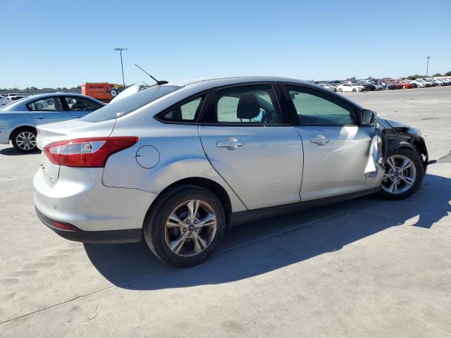 VIN 1FADP3F24EL161549 2014 Ford Focus, SE no.3