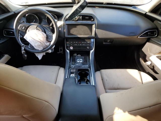 SAJAD4FX3KCP49270 Jaguar XE PREMIUM 8