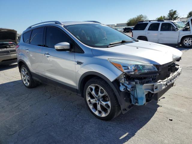 1FMCU0J94EUE39115 Ford Escape Titanium