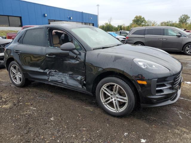 VIN WP1AA2A55KLB02580 2019 Porsche Macan no.4