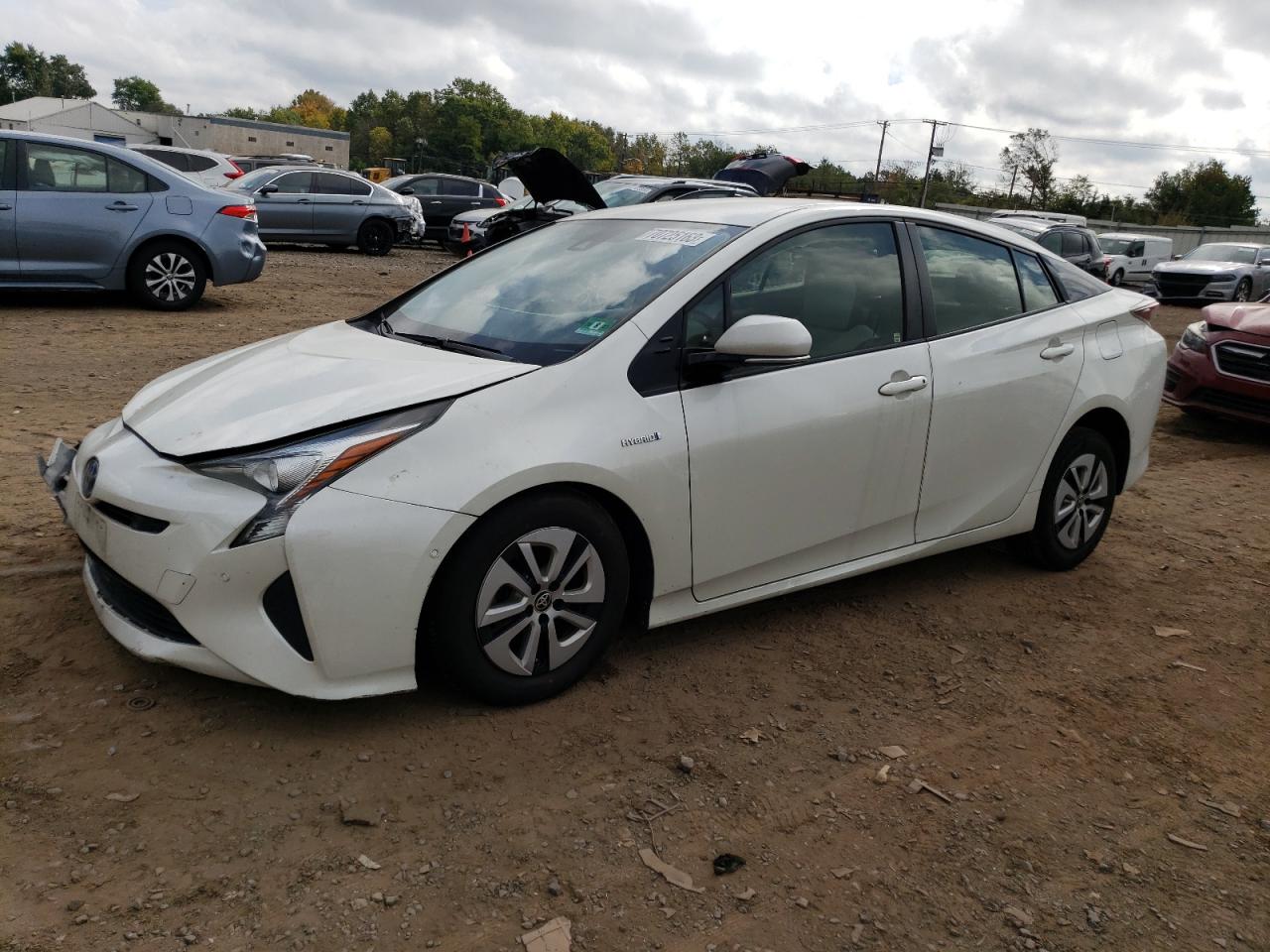 Toyota Prius 2018 Р±РµР»С‹Р№