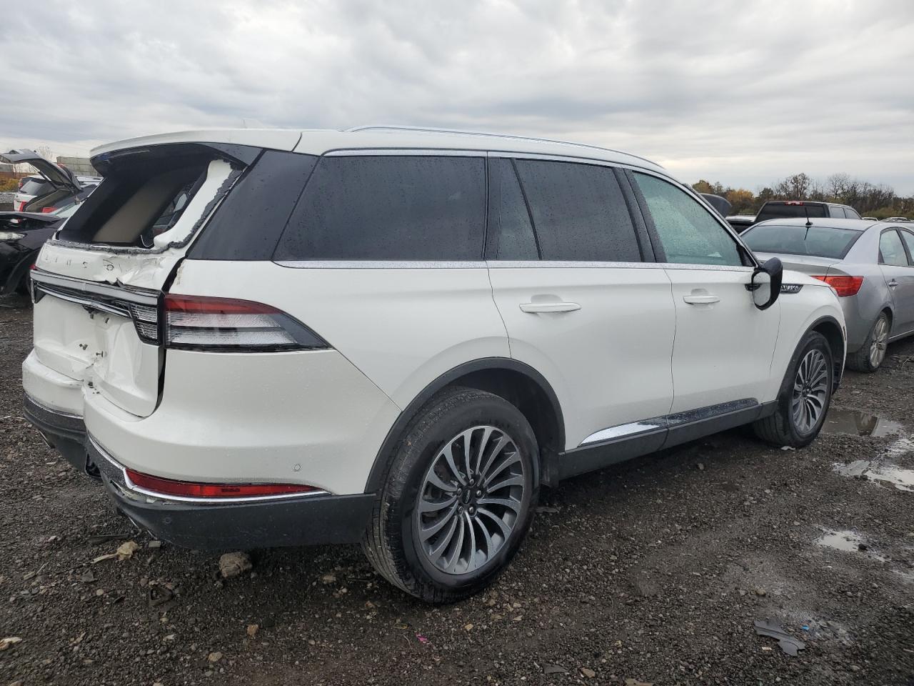 5LM5J7XC2LGL09369 Lincoln Aviator RE 3