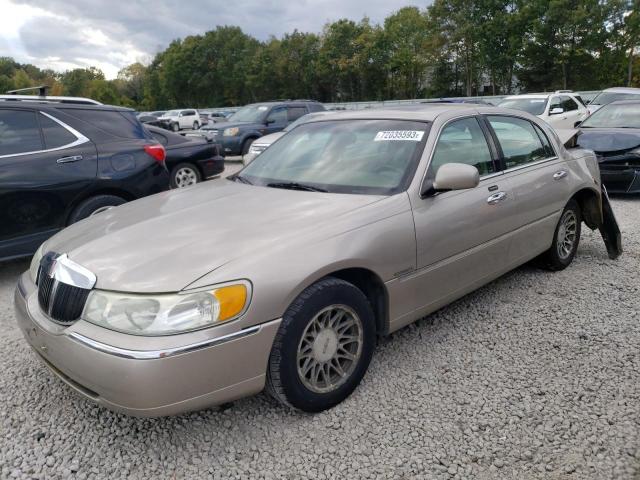 2001 Lincoln Town Car Signature