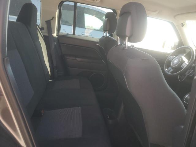 1C4NJPFA5GD582403 Jeep Patriot Latitude