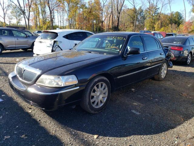 2011 Lincoln Town Car Signature Limited