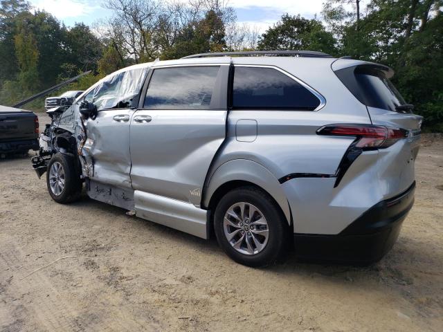 5TDJRKEC8NS109772 | 2022 Toyota sienna xle