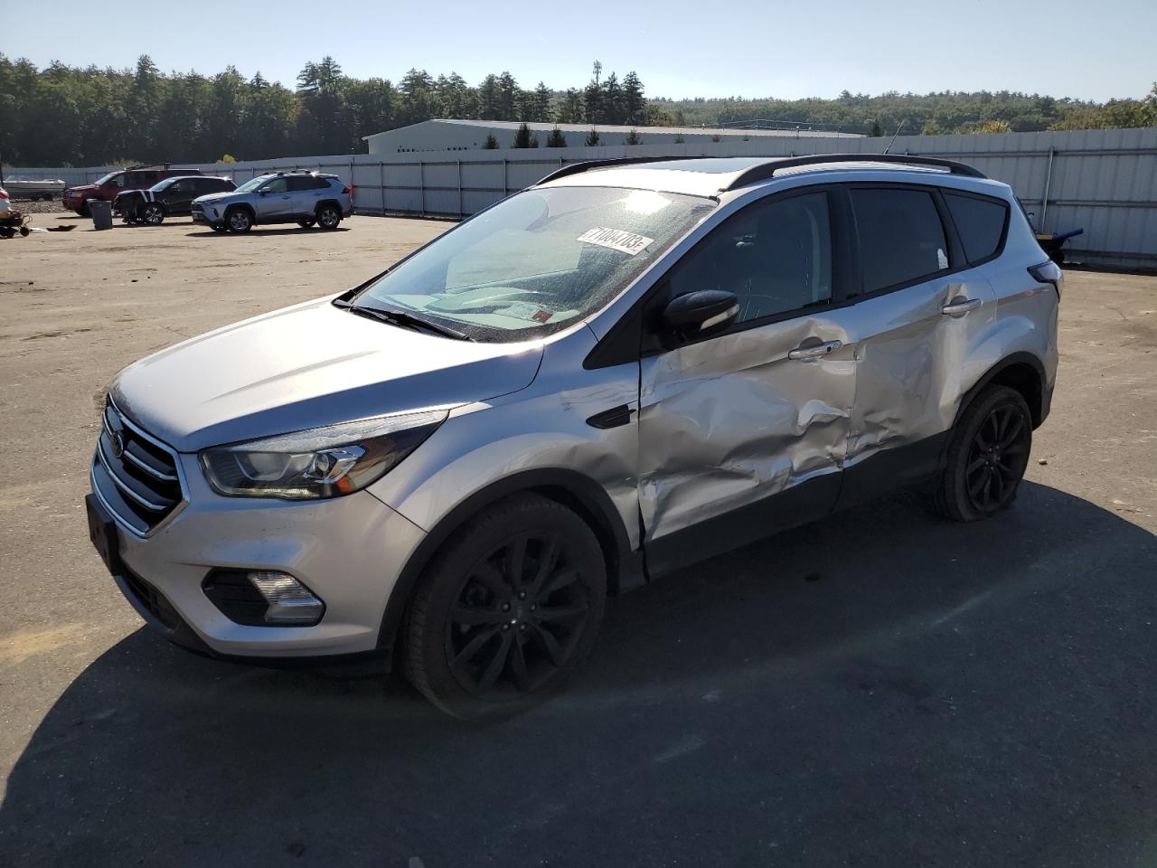 1FMCU9J95HUB85018 2017 Ford Escape Titanium