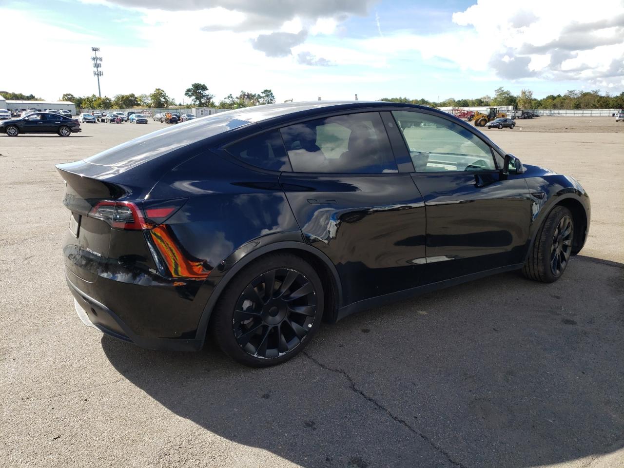 5YJYGAEE2MF143385 Tesla Model Y  3