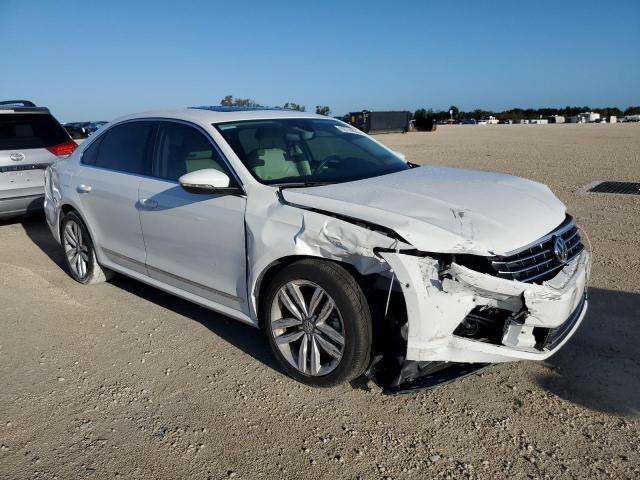 2017 VOLKSWAGEN PASSAT SEL - 1VWCT7A3XHC002240