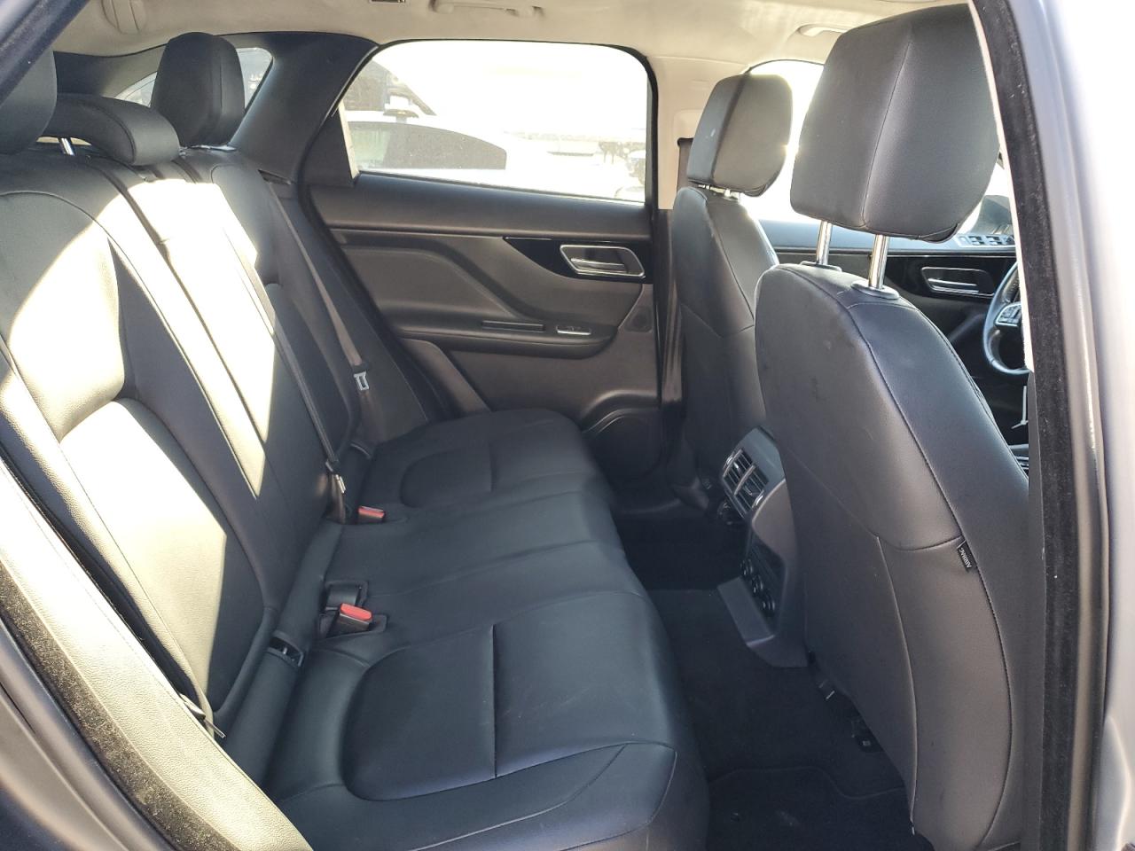 SADCS2FX2KA391693 2019 Jaguar F-Pace