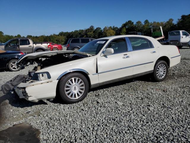 2006 Lincoln Town Car 