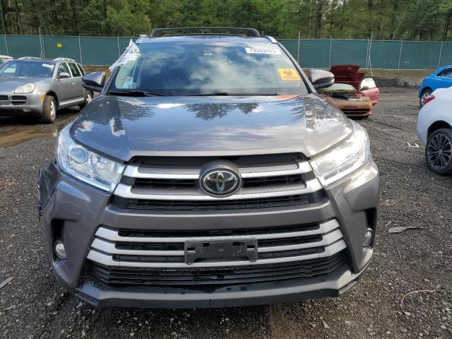 VIN 5TDJZRFH6KS928231 2019 Toyota Highlander, SE no.5