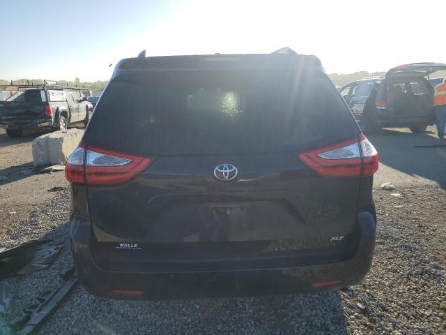 5TDYZ3DC8HS787609 Toyota SIENNA XLE