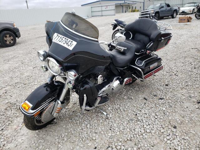 2010 HARLEY-DAVIDSON FLHTCU 1HD1FC410AB652208