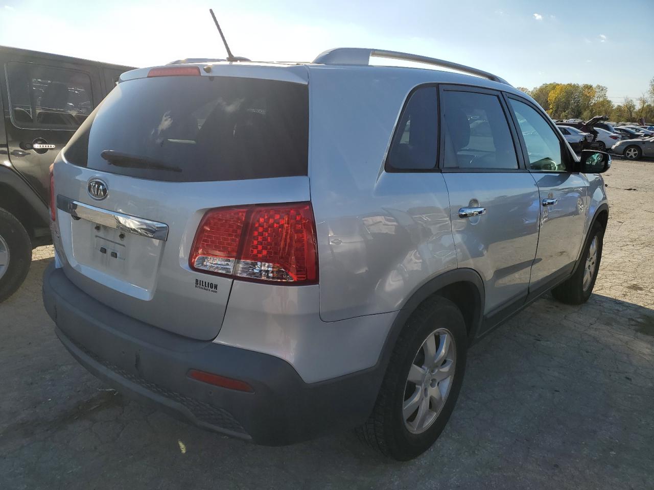 2012 Kia Sorento Base vin: 5XYKT3A61CG188806