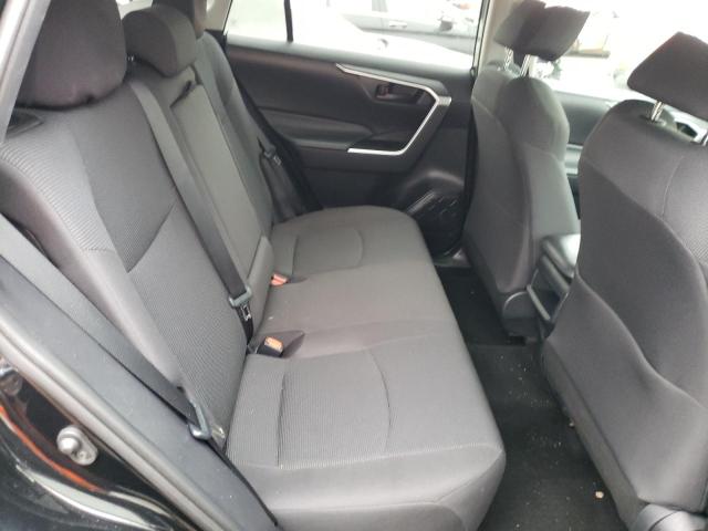 2T3G1RFV6KW063833 Toyota RAV4 LE