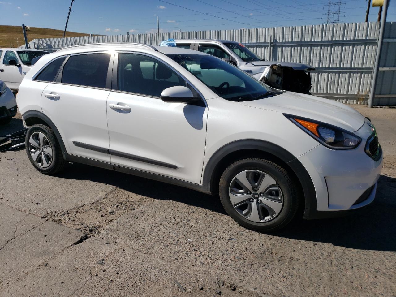 KNDCB3LC0K5337725 Kia Niro FE 4