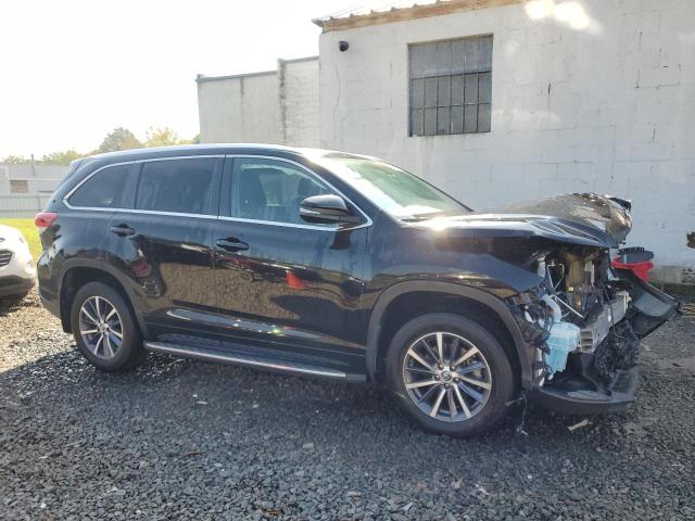 5TDKZRFHXJS545394 Toyota Highlander Se