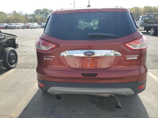 1FMCU0J94EUD23560 Ford Escape Titanium