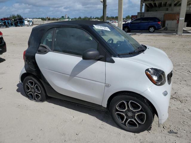 VIN WMEFJ9BA2KK359487 2019 Smart Fortwo no.4