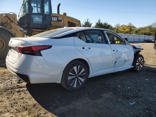 NISSAN ALTIMA 2021 Білий
