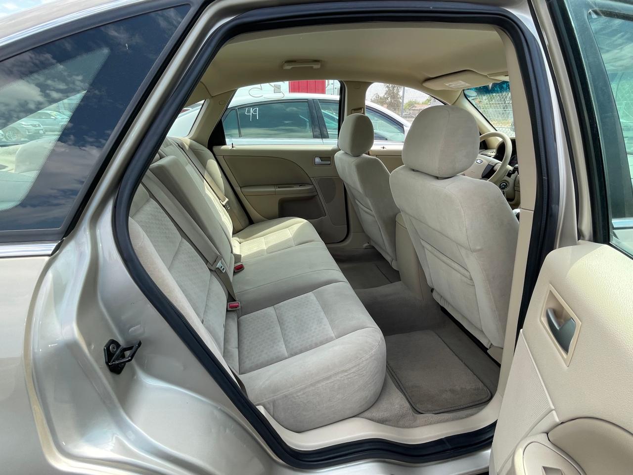 1FAFP231X5G162793 2005 Ford Five Hundred Se