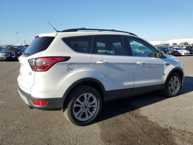 1FMCU9GD9JUC12884 Ford ESCAPE SE