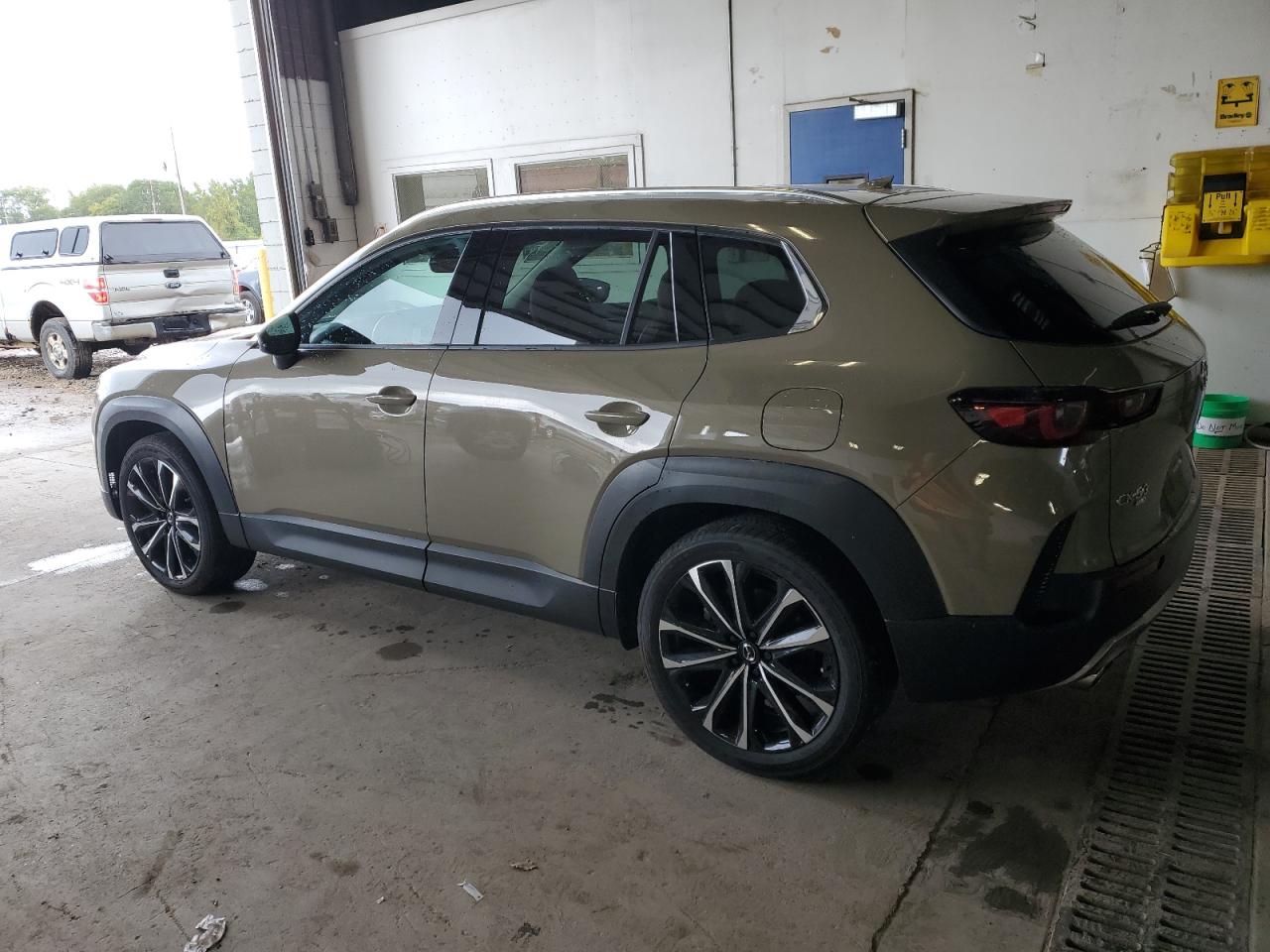 7MMVABDY0PN105729 Mazda CX-50 Prem  2