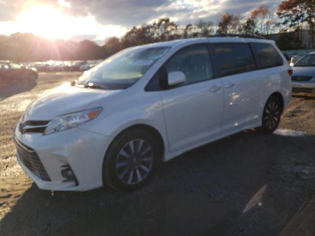 2018 Toyota Sienna XLE