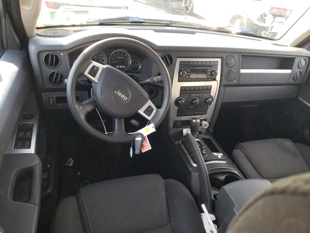 1j8hg48n98c154019 1J8HG48N98C154019 2008 Jeep Commander Sport