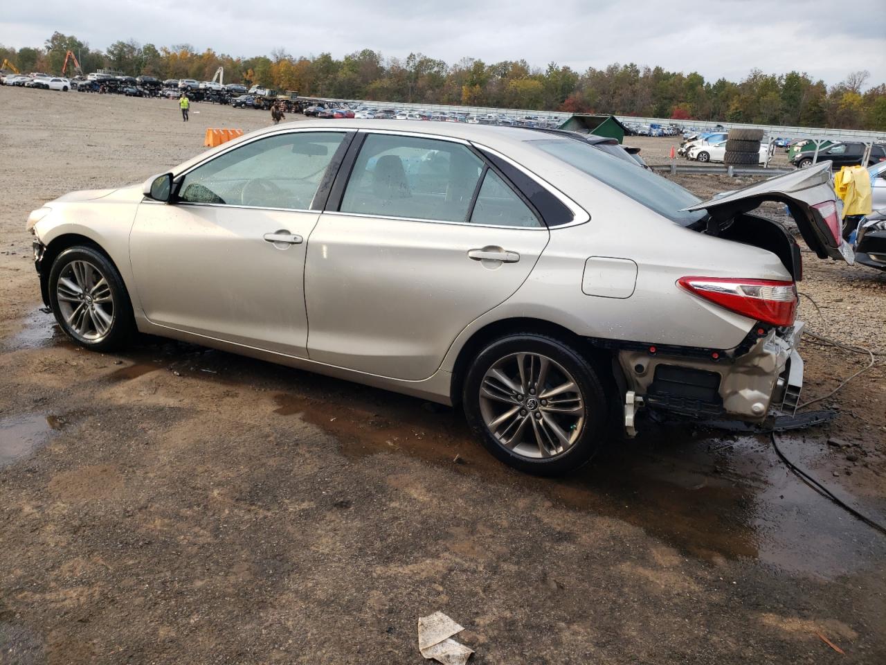 2016 Toyota Camry Le vin: 4T1BF1FK4GU543730