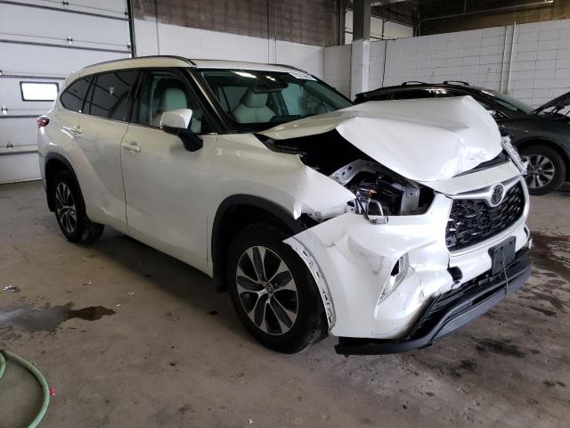 VIN 5TDGZRBH1MS137284 2021 Toyota Highlander, Xle no.4