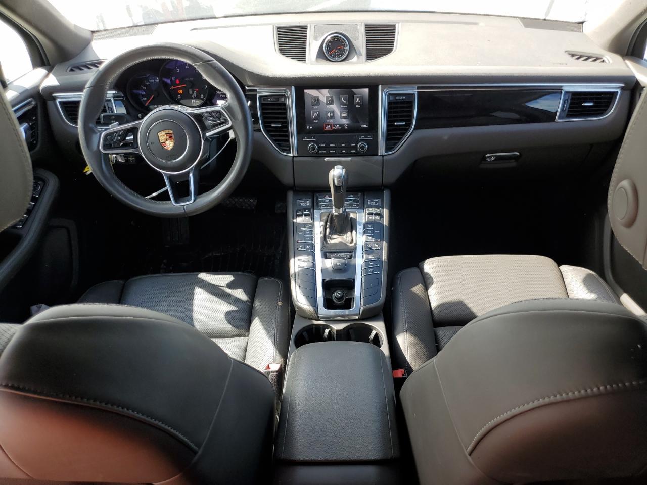 WP1AA2A57JLB05298 2018 Porsche Macan