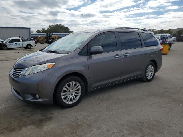 2017 Toyota Sienna XLE