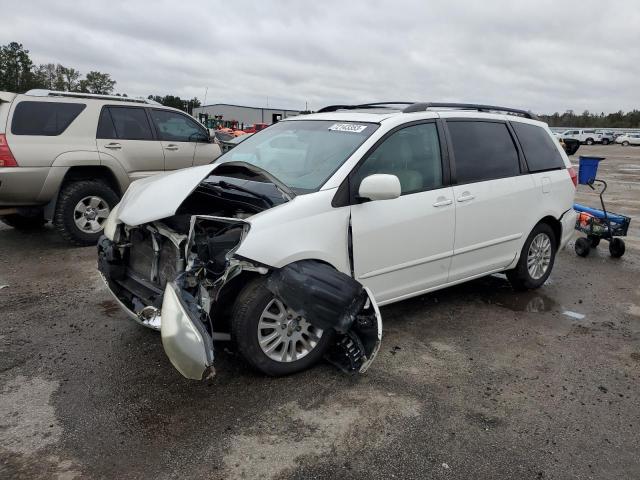 2010 Toyota Sienna XLE