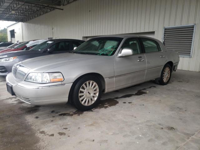 2004 Lincoln Town Car Ultimate