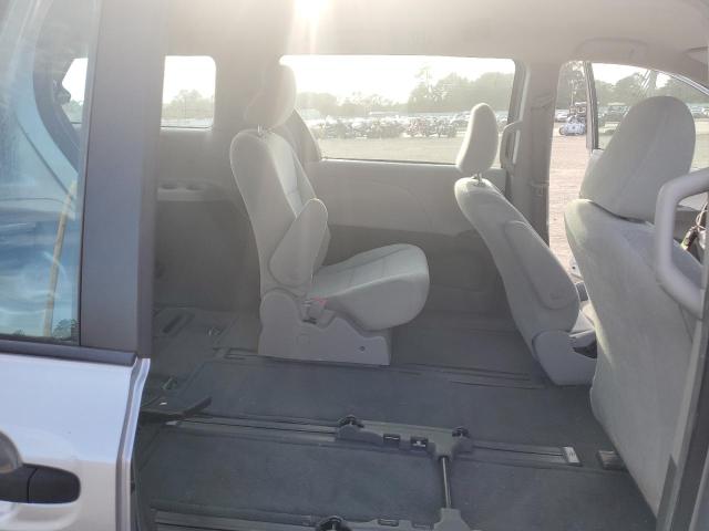 5TDZK3DC3GS700688 Toyota SIENNA