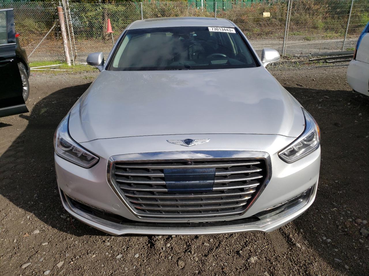 2018 Genesis G90 Premium vin: KMHG34JA3JU040227