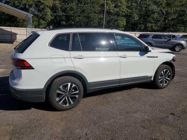 3VVRB7AX3PM046985 Volkswagen Tiguan S 3