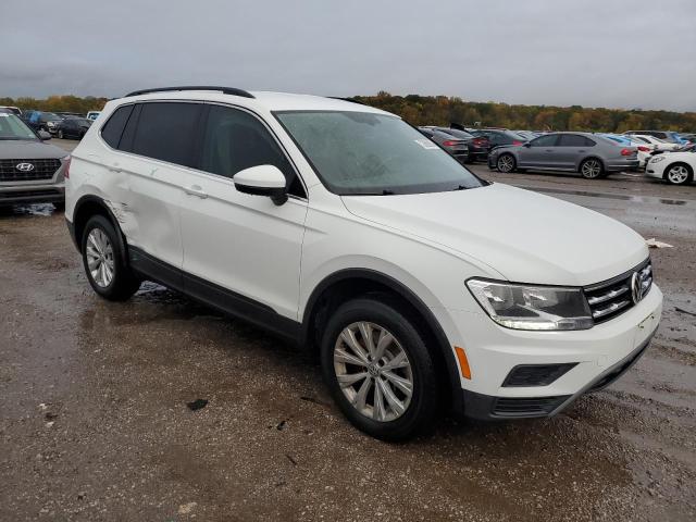 3VV3B7AX3KM063901 Volkswagen Tiguan SE 4