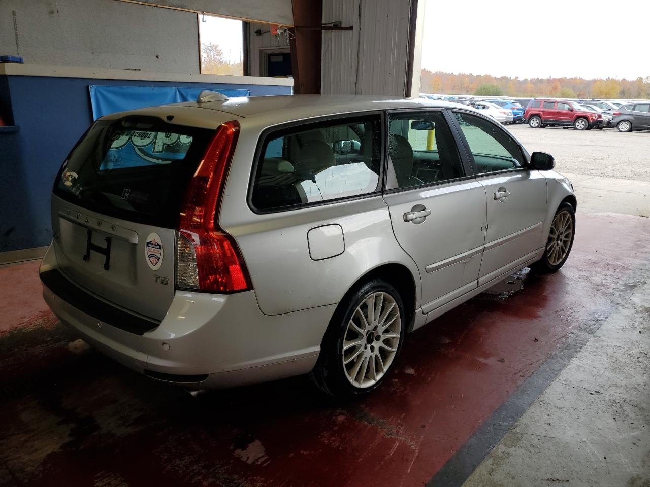 yv1672mw7b2636187 YV1672MW7B2636187 2011 Volvo V50 T5