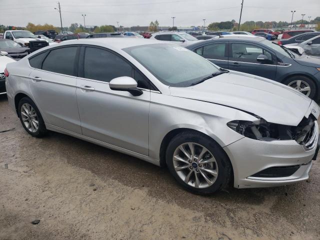 Седани FORD FUSION 2017 Сріблястий