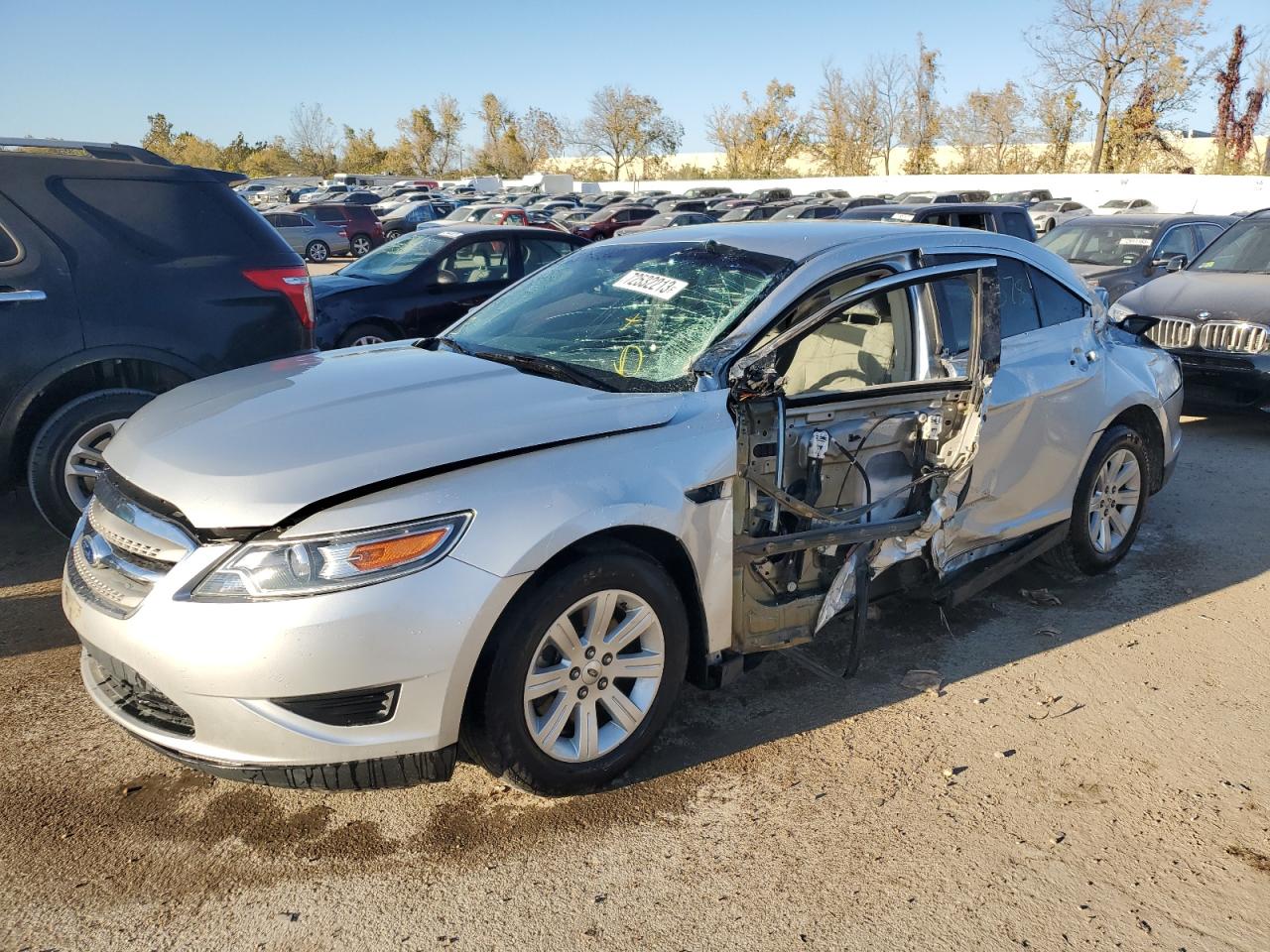 1FAHP2DW2BG136574 2011 Ford Taurus Se