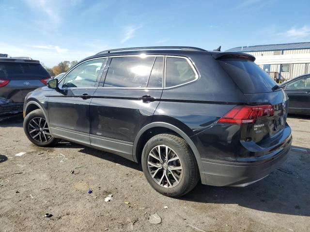 3VV2B7AX7KM183681 Volkswagen Tiguan SE 2