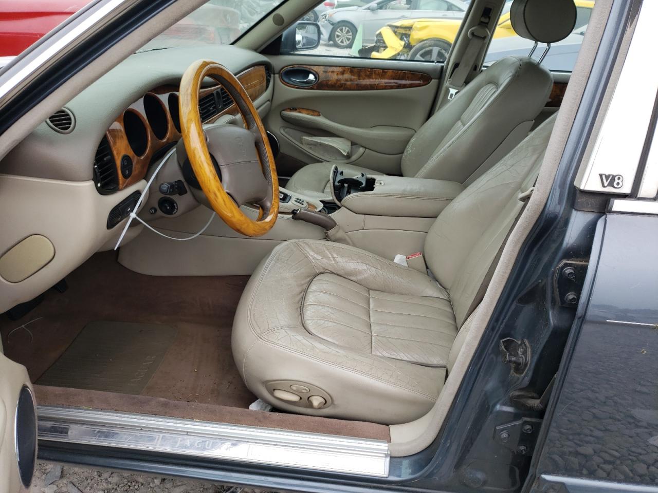 sajda14c81lf32772 SAJDA14C81LF32772 2001 Jaguar Xj8