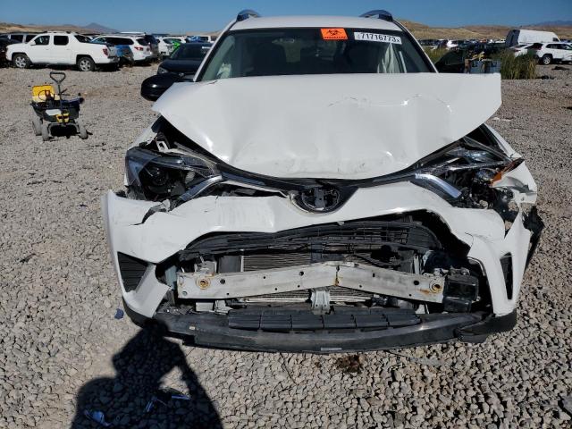 JTMBFREV6GJ098875 Toyota RAV4 LE
